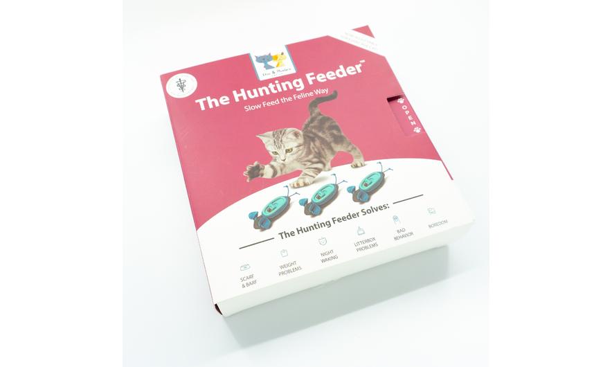 Hunting cat feeder